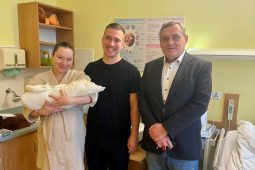 První miminko roku 2026 v jablonecké nemocnici je malá Meda, váží přes tři kila