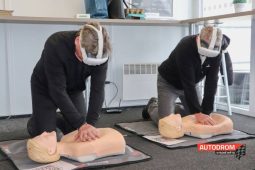 Za volant s VIP lekcí! Kraj odstartoval super kurz jízdy pro mladé řidiče