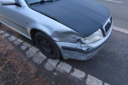 Řidič s více než dvěma promile způsobil nehodu a z místa ujel. Navíc měl zákaz řízení