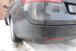 Bez zastavení, bez řešení: Řidiči ujeli od dvou nehod, policie hledá svědky!