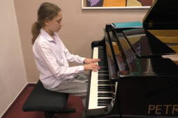 Roste na Opvavsku nový talent? Čtrnáctiletý pianista Lukáš Bátor vyhrál mezinárodní soutěž