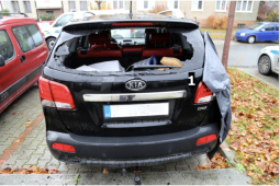 Drzost bez hranic: Zloděj se třikrát vracel k jednomu autu, druhý kradl i cestou na policii