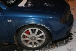 Muž ukradl nastartované auto přímo na benzince