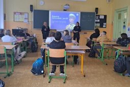 Policisté se zaměřili na bezpečnost. Oslovili děti, studenty i seniory