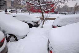 Než v zimě ráno vyrazíte autem. Časté chyby řidičů a jejich zbytečné následky