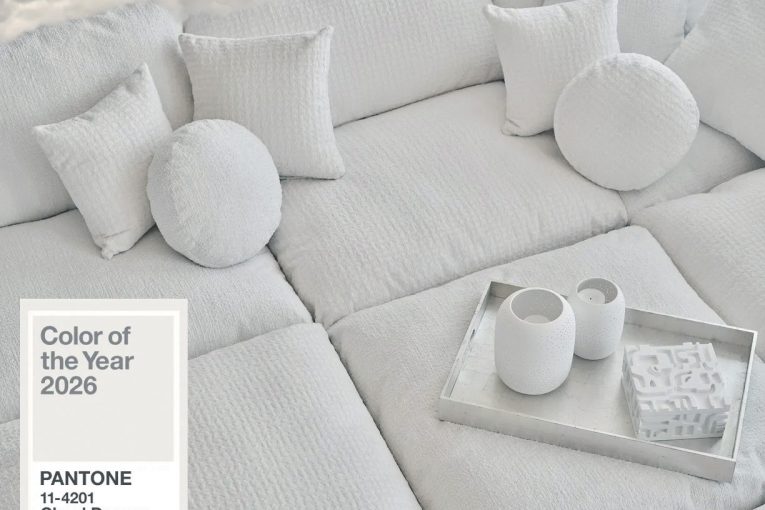 Obláčkově bílá je barvou roku