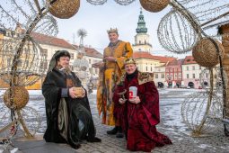 Tříkráloví koledníci po roce navštívili kroměřížskou radnici
