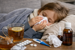 Chřipka se po svátcích vrací. Nejvíc nemocné jsou malé děti, evidují se už i úmrtí