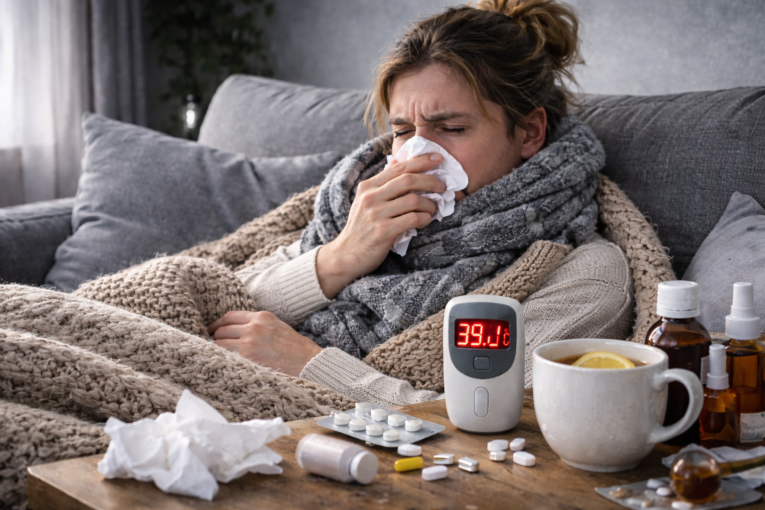 Zima neléčí. Mráz bacily nezabije a chřipka si dál vybírá daň