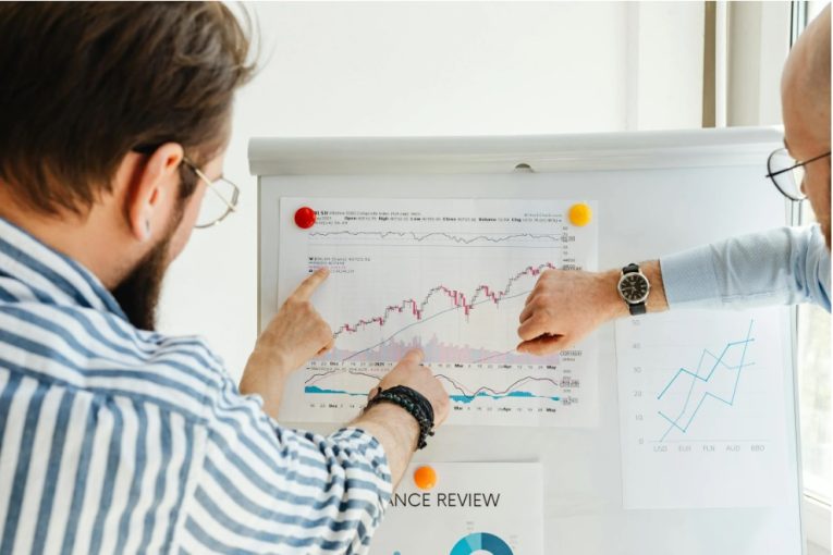 Platy ve veřejné sféře skutečně porostou. Vláda se s odbory dohodla na zvýšení až o 9 procent