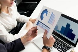 Nejvyšší schodek státního rozpočtu od roku 2022? Vláda a opozice se přou o skutečný výsledek hospodaření