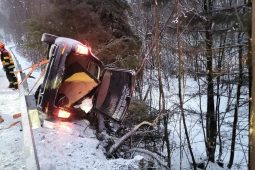 Zranění z petard, alkohol a dopravní nehody. Silvestr byl pro záchranáře opět náročný