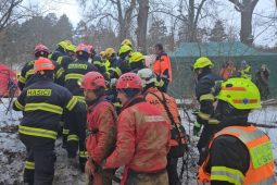 VIDEO: Unikátní záchrana jeskyňáře v Moravském krasu se podařila po téměř 21 hodinách