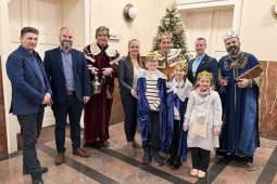 Tříkrálová sbírka ve Zlíně začala na radnici. Koledníci vyrazí do ulic už tento víkend