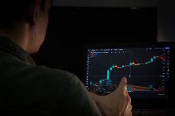 Muž ze Zlínska investoval do kryptoměn, přišel o dva miliony