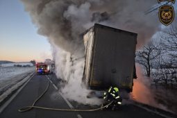 Ranní provoz u Krhové pozastavil požár nákladního auta