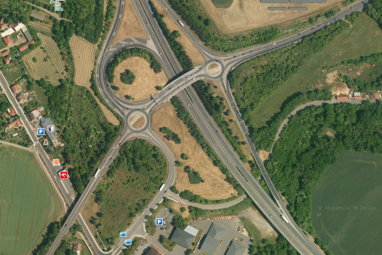 U Nové Vsi má skončit dopravní peklo na D8