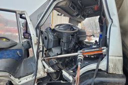 Husté sněžení v Krnově způsobilo dvě  dopravní nehody. Řidič kamionu zůstal zaklíněný