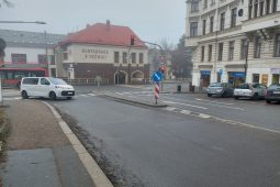 Dvě uzavírky v srdci města. Jiráskovy sady jdou do finále