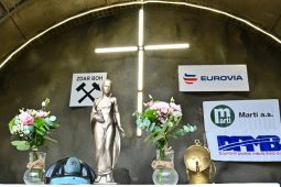 Začala ražba tunelu na Kamechy, na dělníky dohlédne sv. Barbora