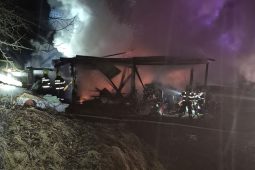 Požár ve Valašské Polance zničil hospodářské stavení, škoda je za půl milionu