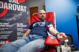 FOTO: Záchranka i fanoušci HC Vítkovice darovali krev!