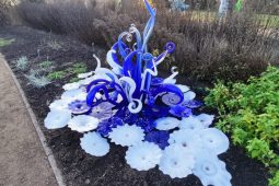 Křišťálová zahrada v Troji se blíží ke konci. Skleněnou symfonii lze vidět už jen do neděle