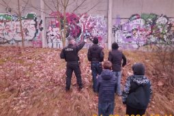 Mladí sprejeři přistiženi při činu u obchvatu