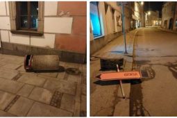 Povalené značky i odpadkové koše. Zfetovaný opilec řádil v centru Velkého Meziříčí