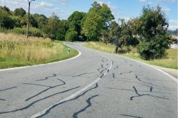 Kyvadlový provoz i objížďky: Silnice z  Nového Města na Olešnou projde rekonstrukcí