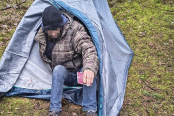 Muži ve stanu hrozila smrt: Hlídka z Lochotína zasáhla včas!