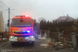VIDEO A FOTO: Ve Vratimově explodoval dům, následně v něm začalo hořet