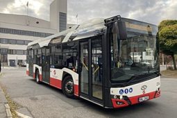 Autobusy v Praze ukážou přestupy i čas dojezdu. DPP spouští novou grafiku