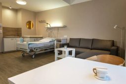 Soukromí po porodu je hit. Zájem o rodinné pokoje nepolevuje