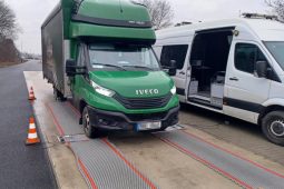 Policisté si posvítili na přetížené dodávky na Orlickoústecku