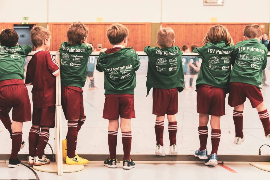 Každodenní šampioni pomáhají malým sportovcům ve finanční nouzi