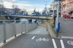 Podjezd pod mostem na Cigánově se uzavřel kvůli zvýšené hladině Dřevnice