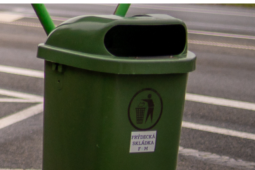 Staré zelené odpadkové koše nahradí ve Frýdku-Místku nové