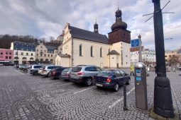 Parkování ve městě půjde od března zaplatit mobilem