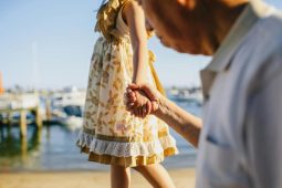 Online hrozby pro děti sílí. Prevence je klíčová, ukazuje i aktuální soudní případ týkající se pedofilie