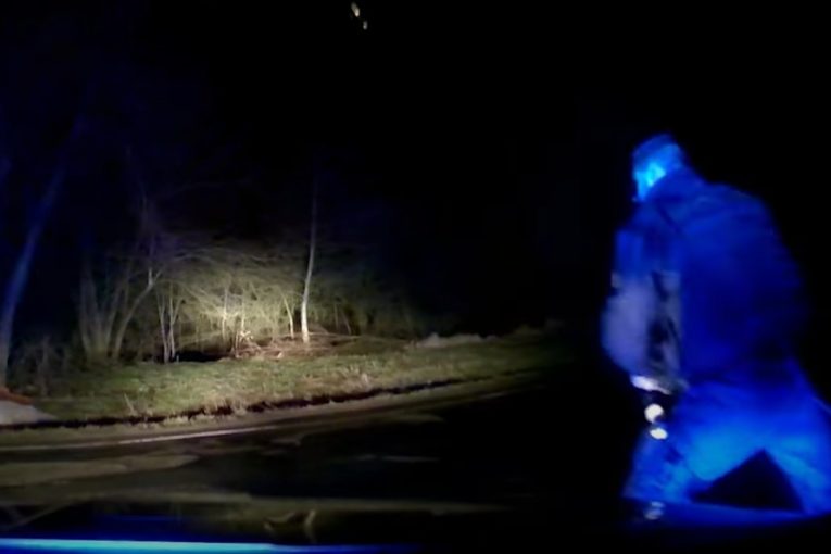 Ujíždějícího řidiče v Modřicích zastavil až pás s hroty. Policisté u něj našli stříkačky s pervitinem 