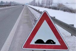 Silničáři budou provizorně opravovat výtluky na silnicích I. třídy i v zimě