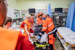 OBRAZEM: Simulovaný výbuch prověřil připravenost záchranářů i Baťovy nemocnice