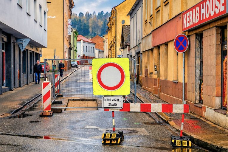 Práce jsou téměř hotové, uzavírka ulice skončí dříve