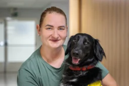Daisy rozplakala pacienta na lůžku štěstím, říká canisterapeutka z FN Ostrava