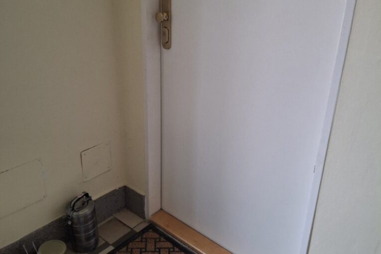 Pracovnice jídelny si všimla, že senior si nepřebírá obědy. Nakonec ležel v bytě na zemi