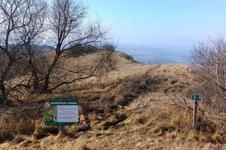 Nevstupujte, prosím, na bradlo na Děvíně