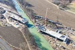 OBRAZEM: Stavba I/57 mezi Semetínem a Bystřičkou pokračuje, vzniká i náhradní sportoviště