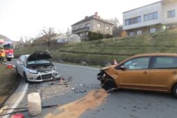 Týden na silnicích Olomouckého kraje: Nehody, alkohol i srážka kamionu s vlakem