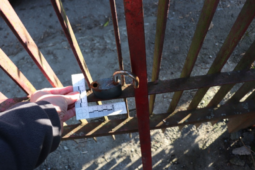 Na procházce se psem si všiml podezřelého muže. Policisté kamarádi lapili zloděje ve svém volnu